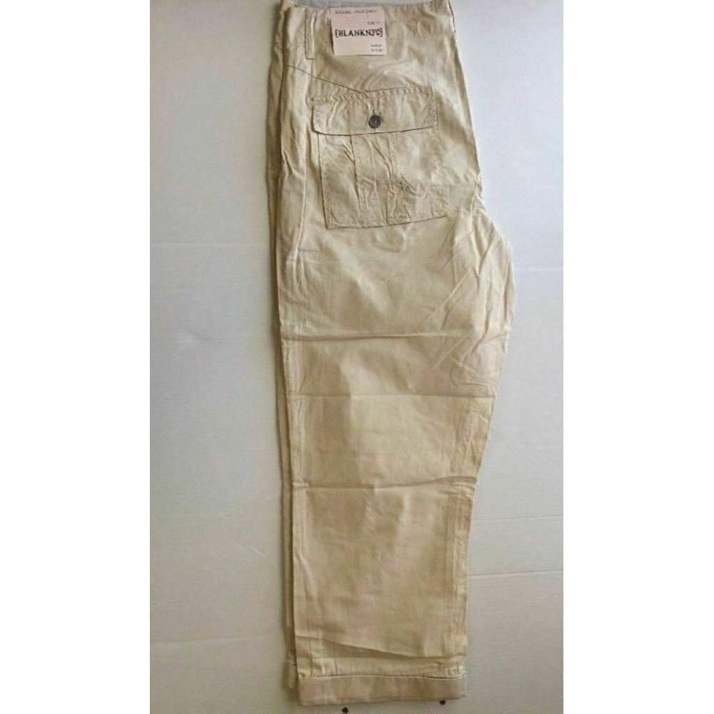 BLANK NYC Women's Relaxed Crop Chino Capris EGG Si